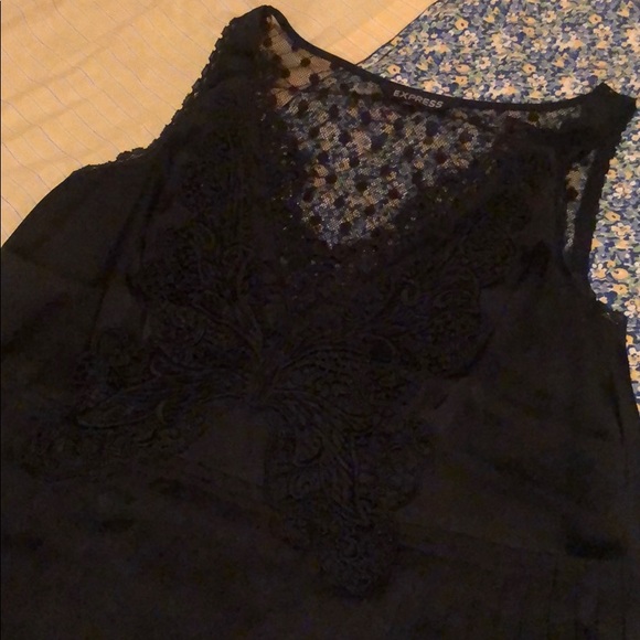 Lace and pleated detail shirt! - Picture 2 of 5